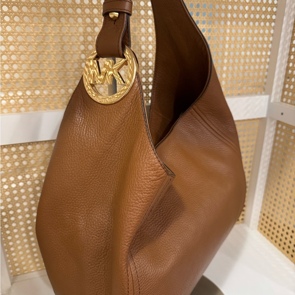 Micheal Kors Fulton Hobo NWT